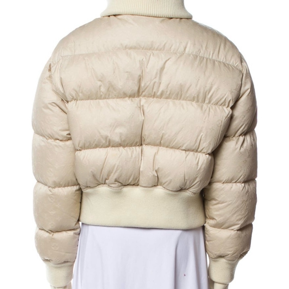 💋Louis Vuitton Beige Puffer Jacket 009 - Picture 5 of 15